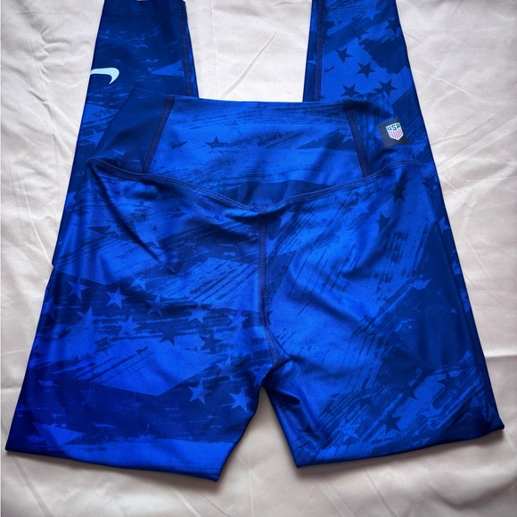 Nike Women's Blue Star Pattern Jeggings - Picture 4 of 5